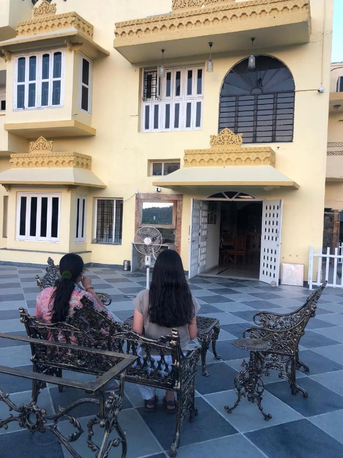 Jai Villa Homestay Udaipur Extérieur photo